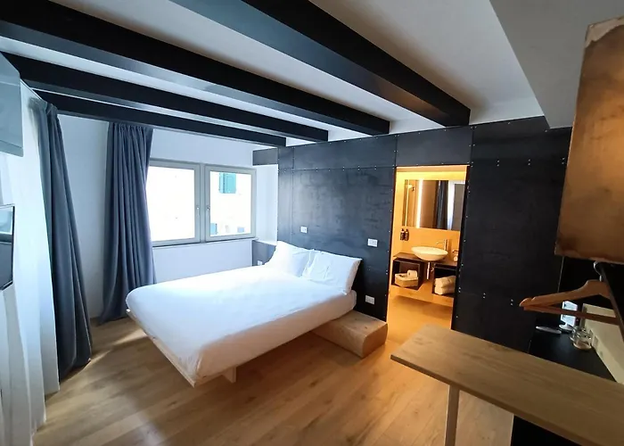 Le Meridiane City Rooms In Trento
